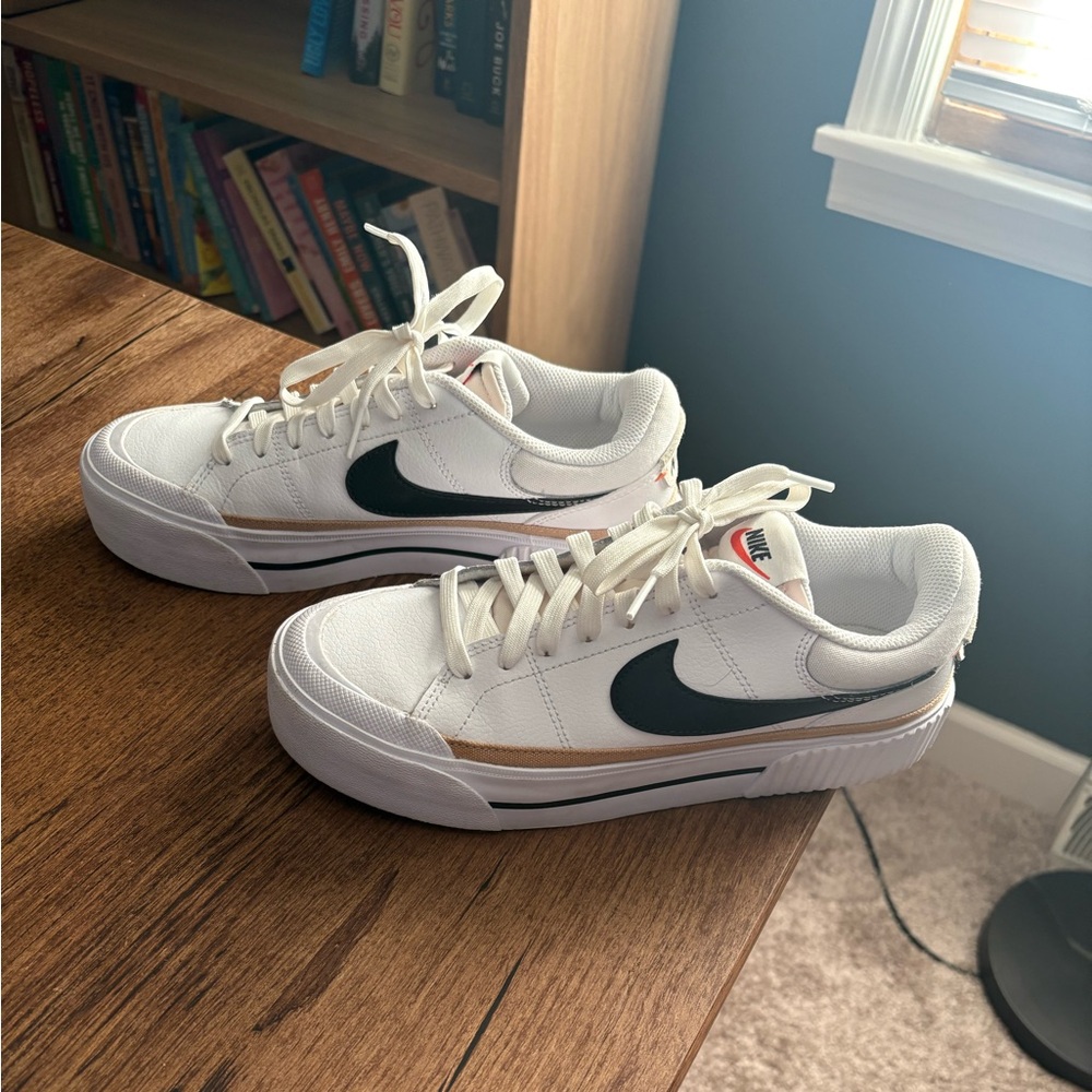 Nike Women’s Court Legacy Lift shoes